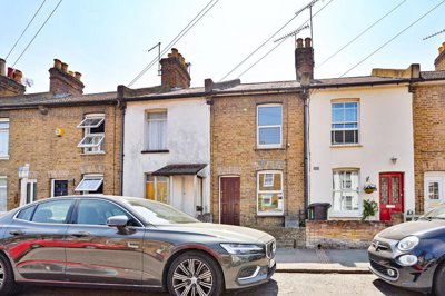 Property on Cross Street, WD17 2QD