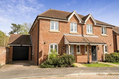 Property on Whitfield Gardens, OX12 0FQ