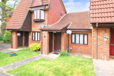 Property on Oxlip Close, CR0 8YF