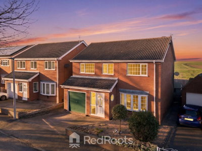 Property on Lockwood Bank, DN9 1JH