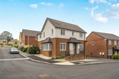 Property on Hunters Field, SN14 0FT