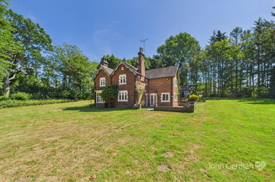 Property on Wychnor Lane, DE13 8BY