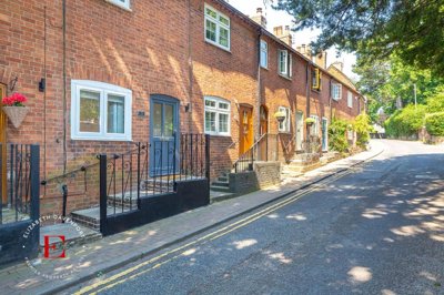 Property on Fieldgate Lane, CV8 1BT