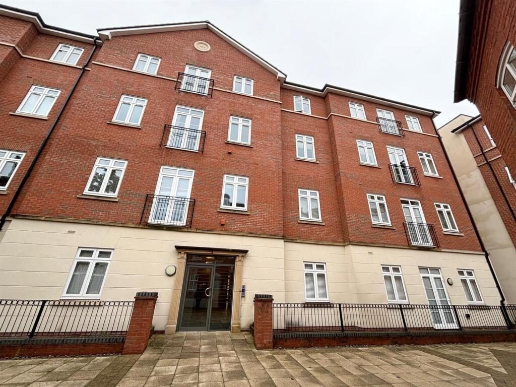 Property main image