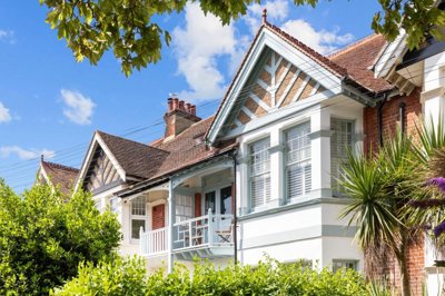 Property on BN11 2DS