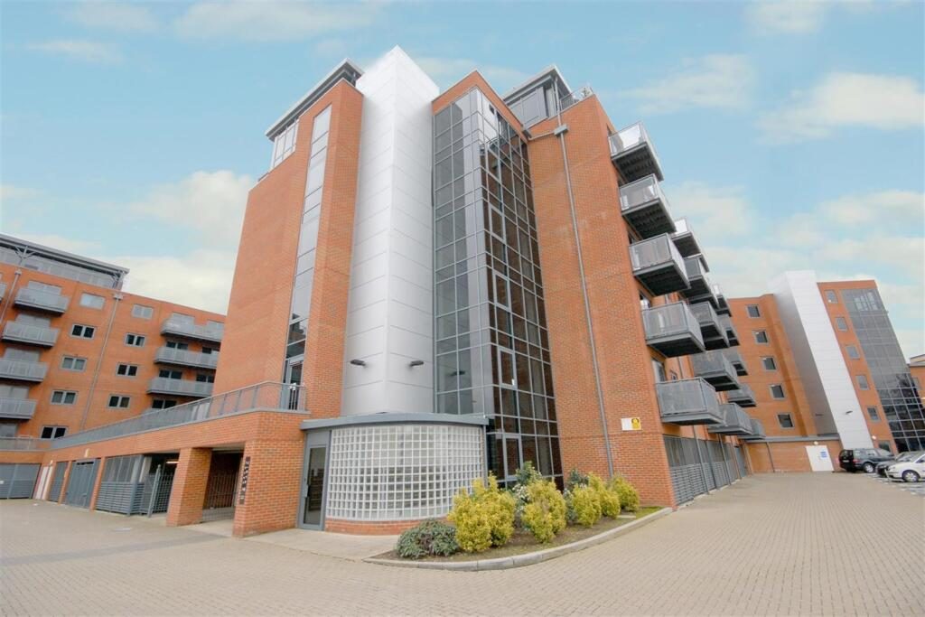 Property main image