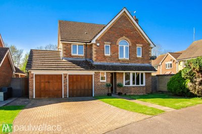 Property on Pulham Avenue, EN10 7TA