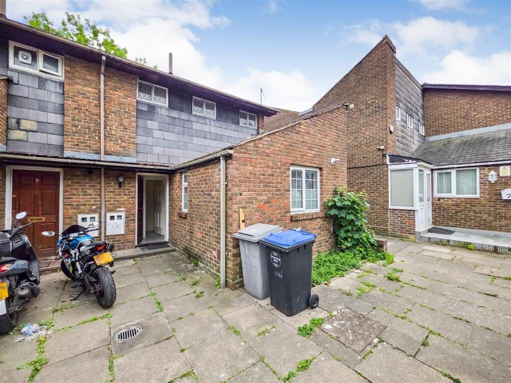 Terraced House