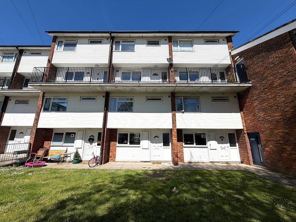 Ground Maisonette