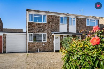 Property on Halifax Road, OX26 4TG