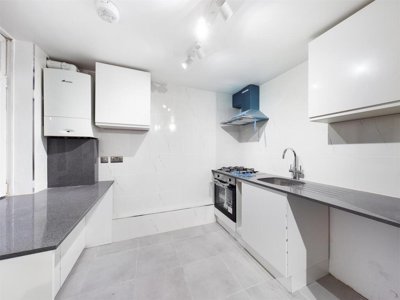 Property on Slough Lane, NW9 8YE