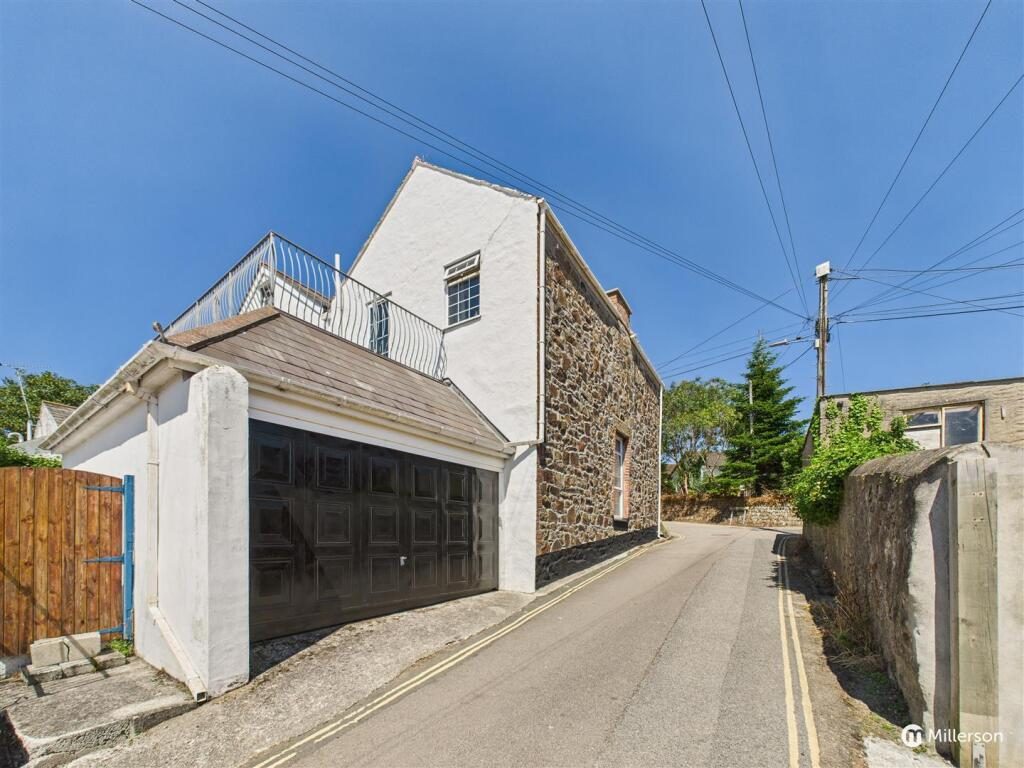 Property main image