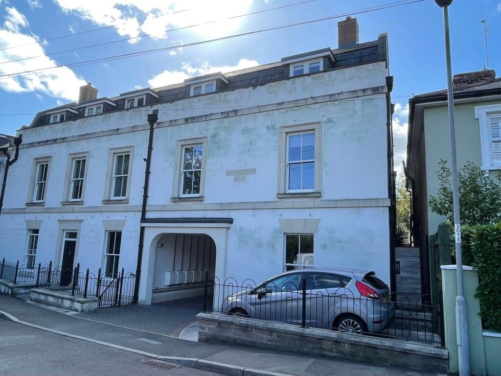 Property main image