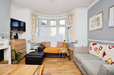 Property on Cambridge Road, HA2 7LB