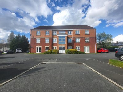 Property on Skiddaw Close, M24 5RY