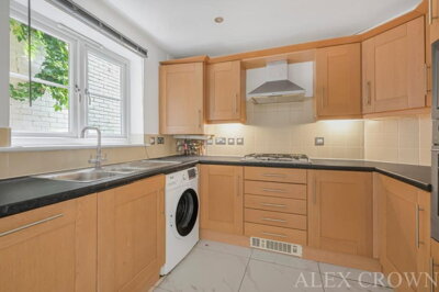 Property on Old Dairy Square, N21 1GR