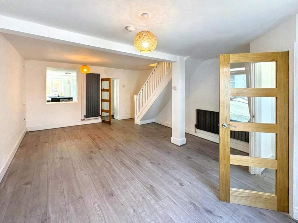 Terraced House
