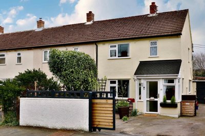 Property on Penpentre, LD3 7YQ