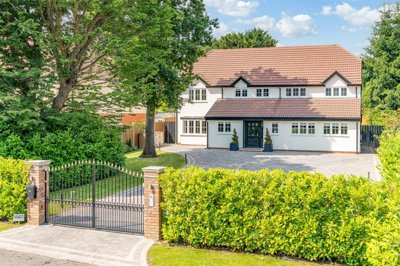 Property on Longaford Way, CM13 2LT