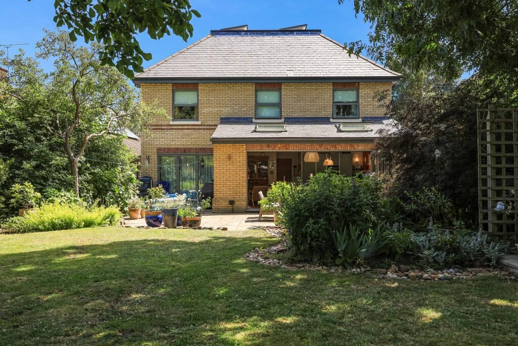 Property main image