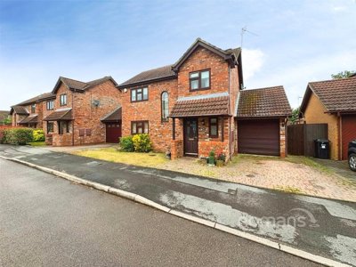 Property on Sibley Park Road, RG6 5UB