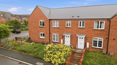 Property on Hankinson Road, CV34 5NF