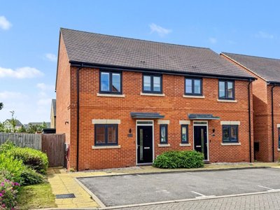 Property on Clover Close, OX12 7GB