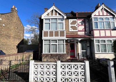 Property on St Stephens Road, TW3 2BW