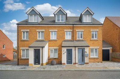 Property on Green Oak Crescent, ME9 8GR