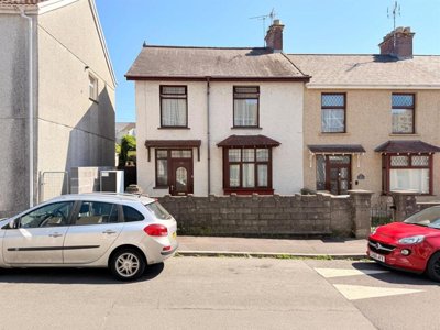 Property on SA15 1LG