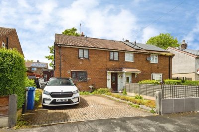 Property on SK5 8DZ