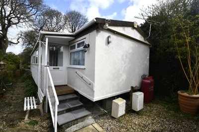 Property on Daveys Close, TR11 5BT