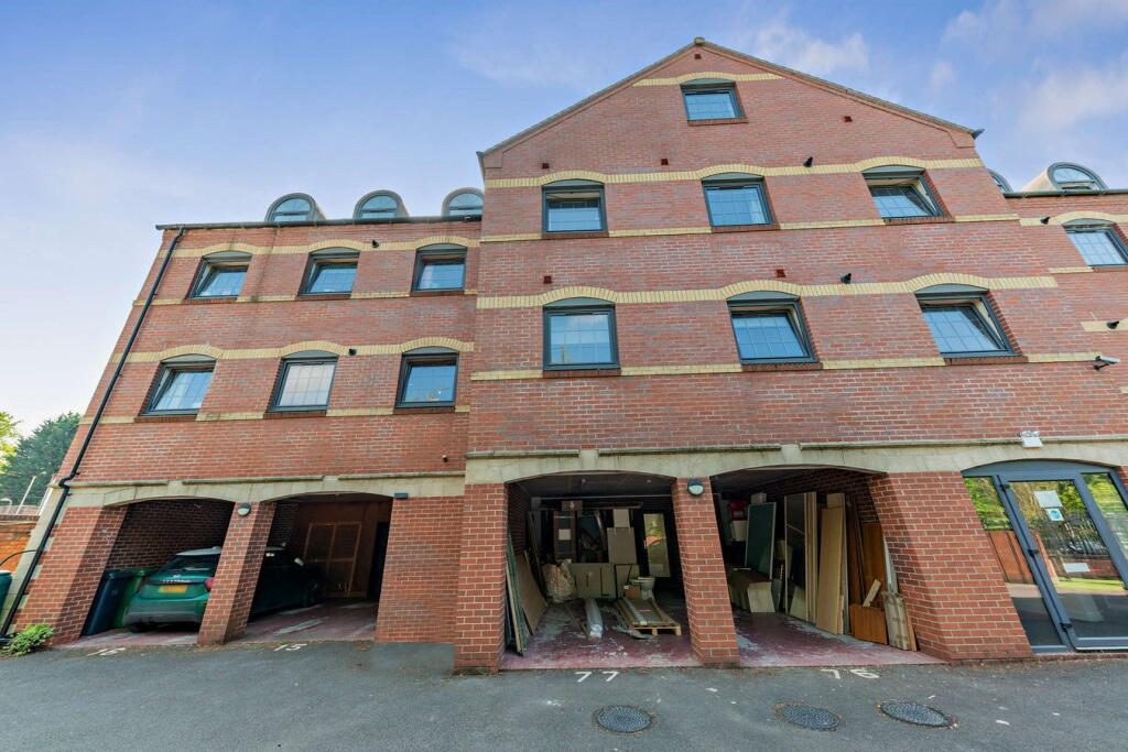 Property main image