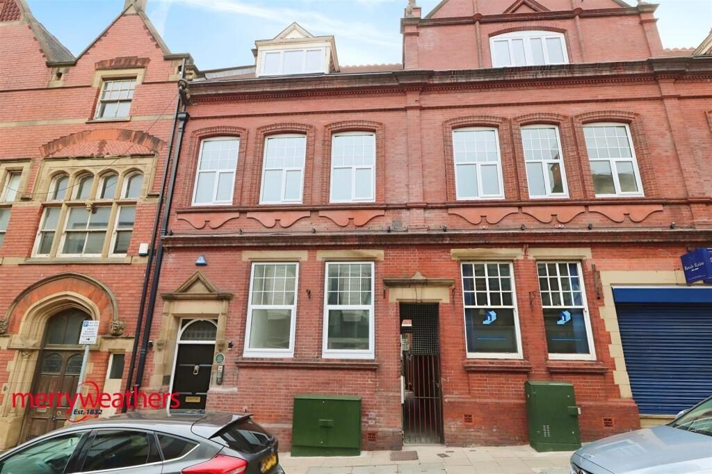Property main image