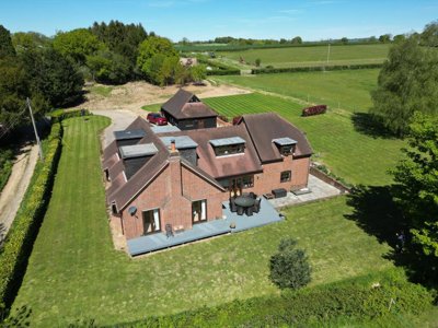 Property on SO32 1DT