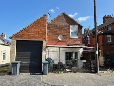 Property on IP11 2BL
