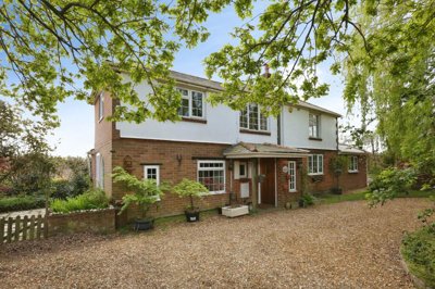 Property on Burnetts Lane, SO30 2HH