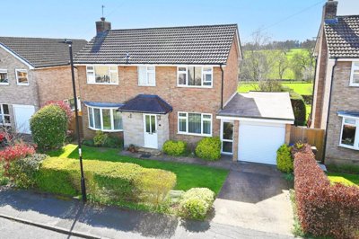 Property on Mallinson Oval, HG2 9HH