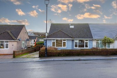 Property on Ashgrove Terrace, CF46 6LS