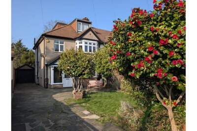 Property on Wickham Chase, BR4 0BD