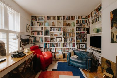 Property on TN34 3AU