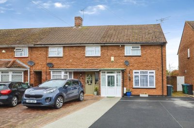 Property on Blackthorn Close, WD25 7EL