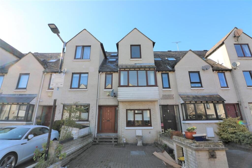 Terraced House