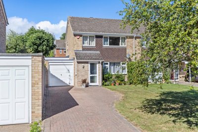 Property on Ward Close, RG40 1XE