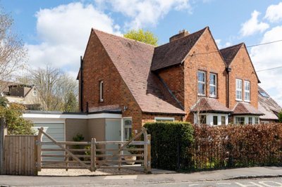 Property on Recreation Road, OX20 1NY
