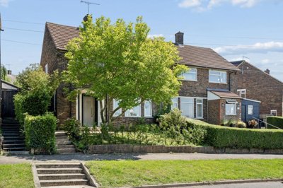 Property on Aycliffe Road, WD6 4AA