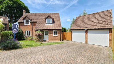 Property on Queens Road, RG20 5ES