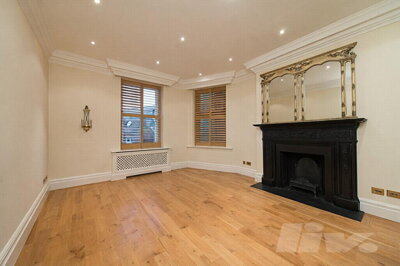 Property on Knightsbridge, SW1X 7QT