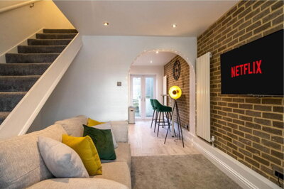 Property on Old London Road, AL1 1QD