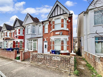 Property on Northcote Avenue, UB1 2AZ